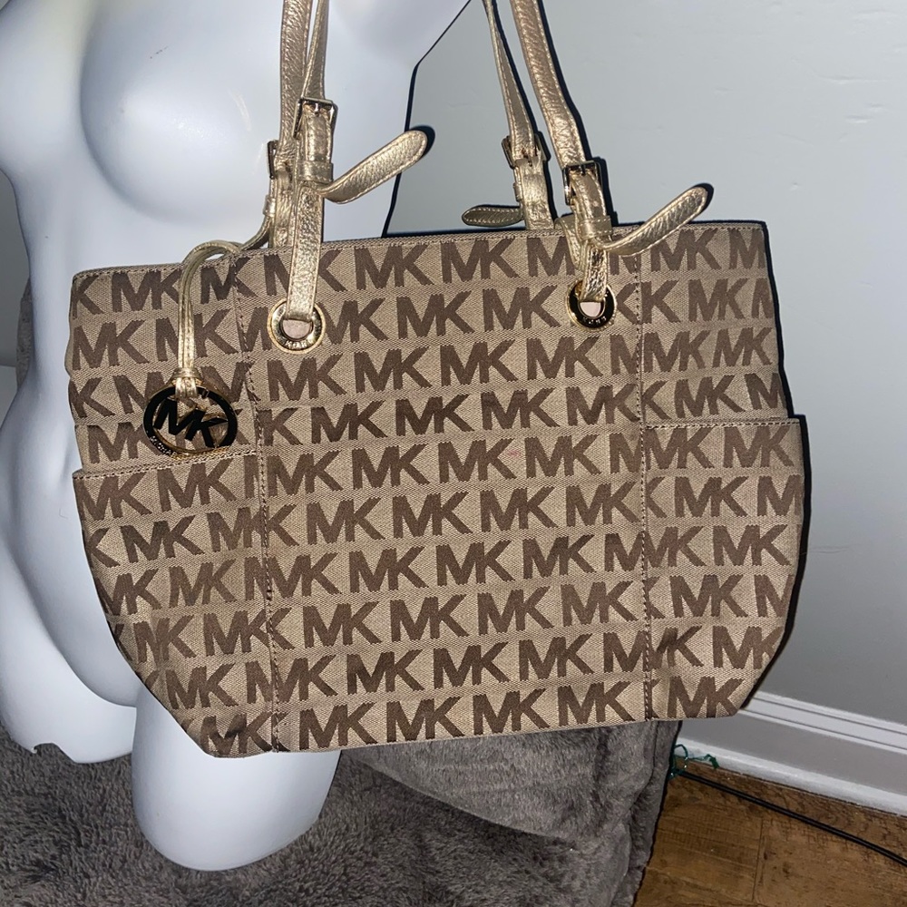 Michael kors purse